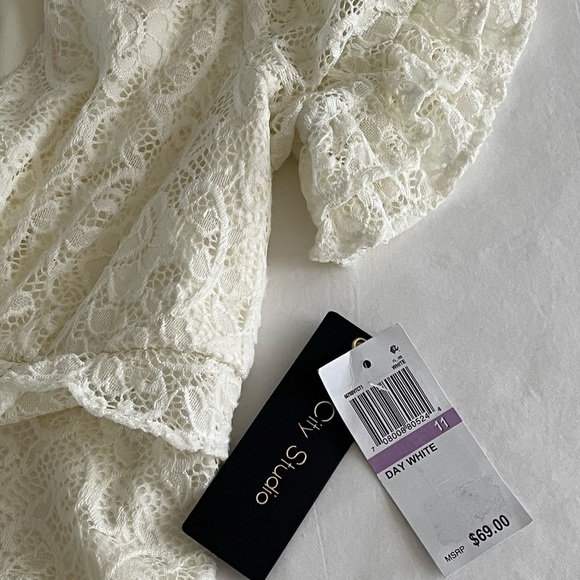 City Studio Juniors Women’s V-Neckline Flare Mini Dress in White color Size 11 - Picture 8 of 11